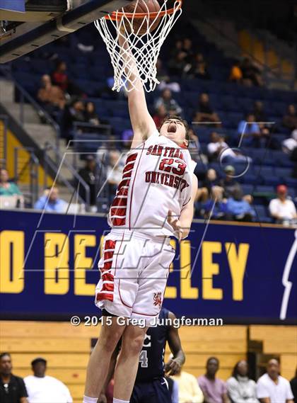 Thumbnail 1 in University vs. Sierra Canyon (CIF State D5 Final) photogallery.