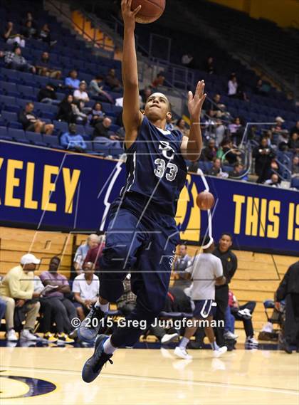 Thumbnail 3 in University vs. Sierra Canyon (CIF State D5 Final) photogallery.