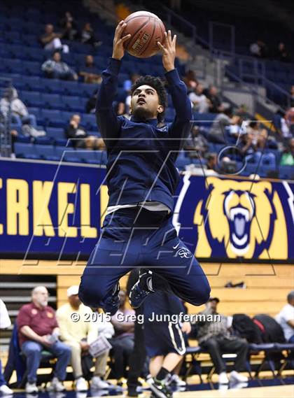 Thumbnail 1 in University vs. Sierra Canyon (CIF State D5 Final) photogallery.