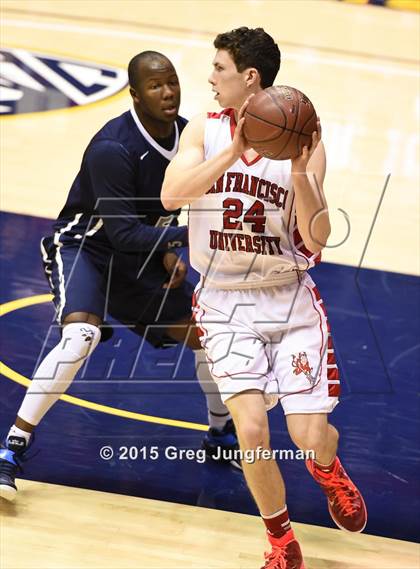 Thumbnail 1 in University vs. Sierra Canyon (CIF State D5 Final) photogallery.