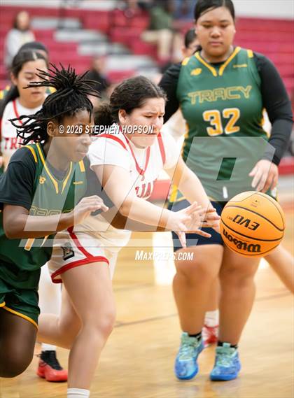 Thumbnail 3 in JV: Tracy @ Lincoln photogallery.