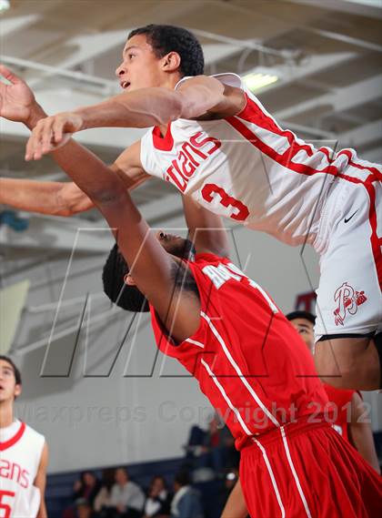 Thumbnail 2 in Burroughs vs. Hollywood (Bell-Jeff Holiday Classic) photogallery.