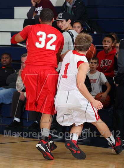 Thumbnail 1 in Burroughs vs. Hollywood (Bell-Jeff Holiday Classic) photogallery.