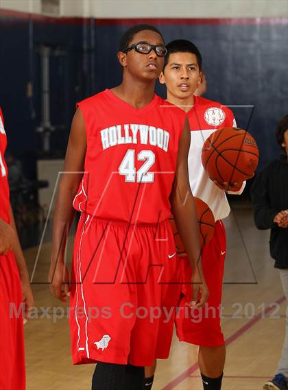 Thumbnail 3 in Burroughs vs. Hollywood (Bell-Jeff Holiday Classic) photogallery.