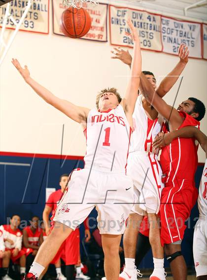 Thumbnail 1 in Burroughs vs. Hollywood (Bell-Jeff Holiday Classic) photogallery.