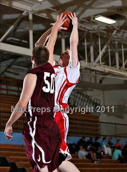 Thumbnail 1 in Halls vs Alcoa (Kroger Thanksgiving Classic) photogallery.