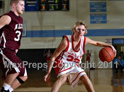 Thumbnail 3 in Halls vs Alcoa (Kroger Thanksgiving Classic) photogallery.
