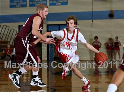 Thumbnail 3 in Halls vs Alcoa (Kroger Thanksgiving Classic) photogallery.