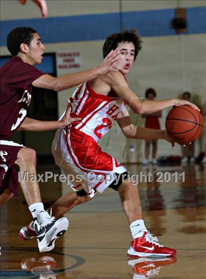 Thumbnail 2 in Halls vs Alcoa (Kroger Thanksgiving Classic) photogallery.