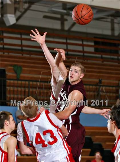 Thumbnail 1 in Halls vs Alcoa (Kroger Thanksgiving Classic) photogallery.
