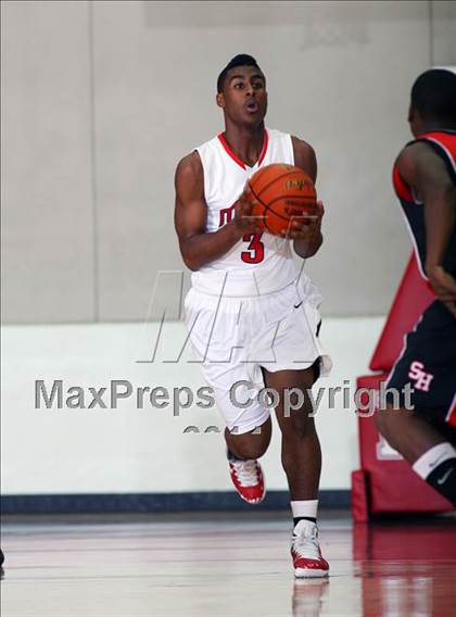 Thumbnail 2 in Manvel vs Mansfield Summit (McDonald's Texas Invitational) photogallery.
