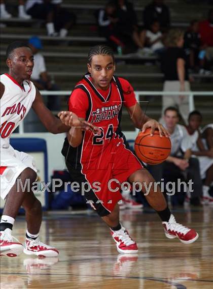Thumbnail 3 in Manvel vs Mansfield Summit (McDonald's Texas Invitational) photogallery.