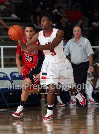 Thumbnail 1 in Manvel vs Mansfield Summit (McDonald's Texas Invitational) photogallery.