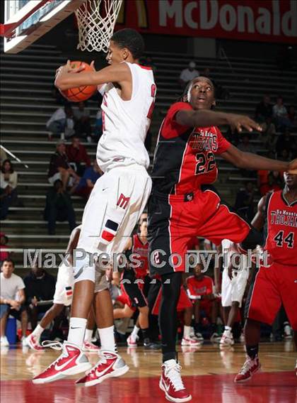 Thumbnail 2 in Manvel vs Mansfield Summit (McDonald's Texas Invitational) photogallery.