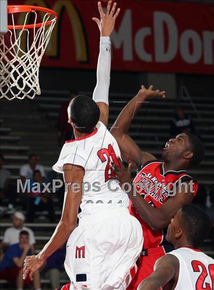 Thumbnail 2 in Manvel vs Mansfield Summit (McDonald's Texas Invitational) photogallery.