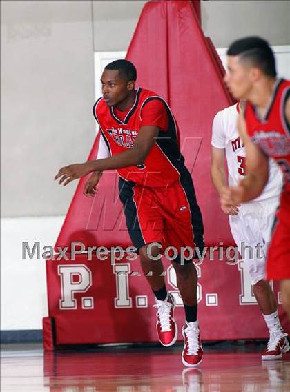 Thumbnail 2 in Manvel vs Mansfield Summit (McDonald's Texas Invitational) photogallery.