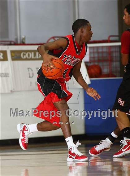 Thumbnail 1 in Manvel vs Mansfield Summit (McDonald's Texas Invitational) photogallery.