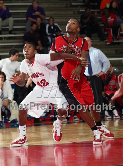 Thumbnail 1 in Manvel vs Mansfield Summit (McDonald's Texas Invitational) photogallery.