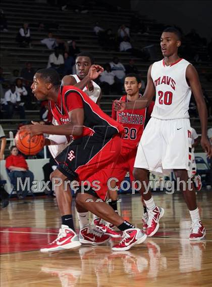 Thumbnail 2 in Manvel vs Mansfield Summit (McDonald's Texas Invitational) photogallery.