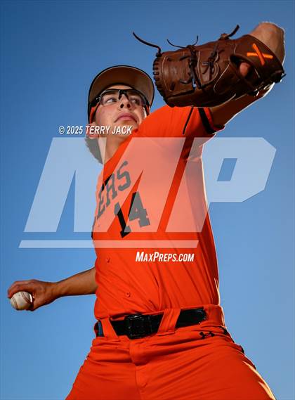Thumbnail 3 in Huntington Beach (College Commits) photogallery.