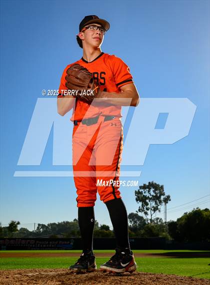 Thumbnail 2 in Huntington Beach (College Commits) photogallery.