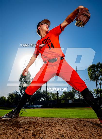 Thumbnail 1 in Huntington Beach (College Commits) photogallery.