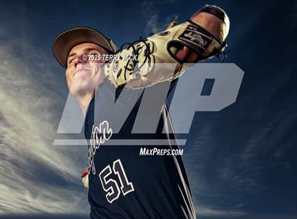 Thumbnail 3 in Huntington Beach (College Commits) photogallery.