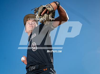 Thumbnail 2 in Huntington Beach (College Commits) photogallery.