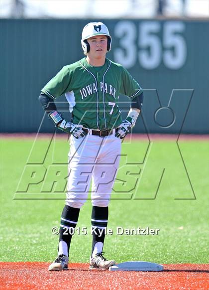 Thumbnail 1 in Childress vs Iowa Park (Walker Stallcup Tournament) photogallery.