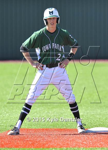 Thumbnail 1 in Childress vs Iowa Park (Walker Stallcup Tournament) photogallery.