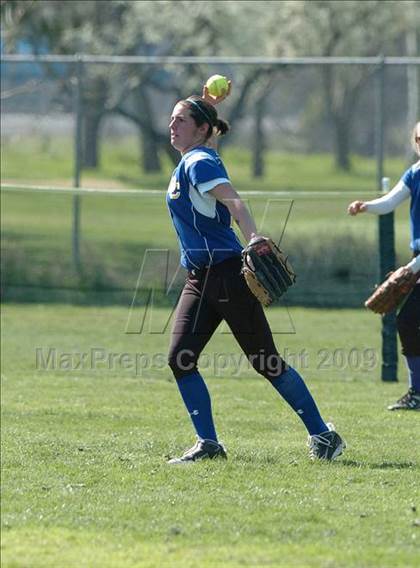 Thumbnail 1 in Franklin vs. Del Campo (Pre-Season Tournament of Champions) photogallery.