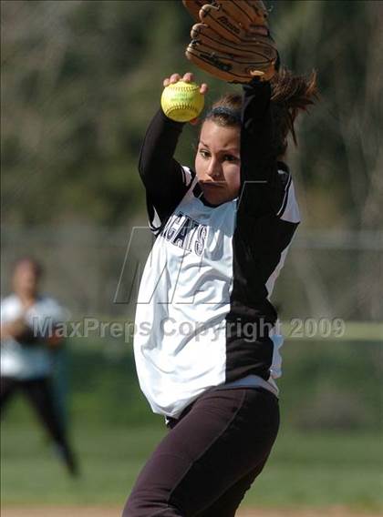 Thumbnail 3 in Franklin vs. Del Campo (Pre-Season Tournament of Champions) photogallery.
