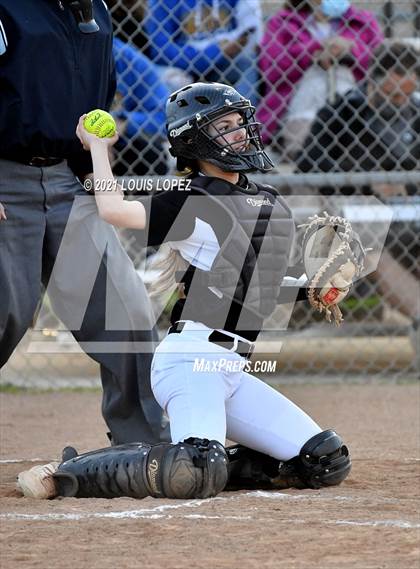 Thumbnail 1 in El Dorado @ Charter Oak photogallery.