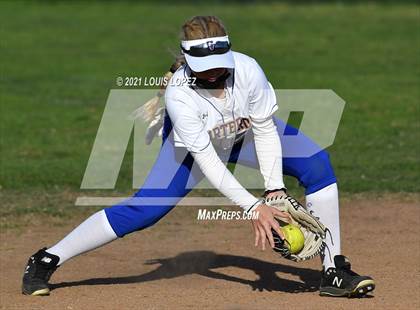 Thumbnail 1 in El Dorado @ Charter Oak photogallery.