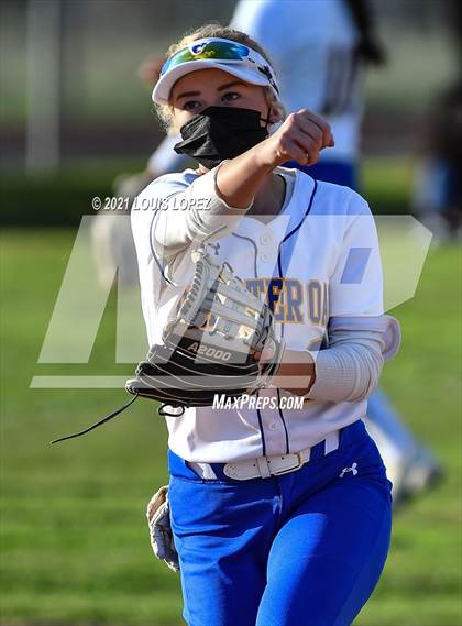 Thumbnail 1 in El Dorado @ Charter Oak photogallery.