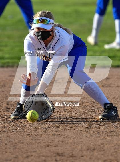 Thumbnail 2 in El Dorado @ Charter Oak photogallery.
