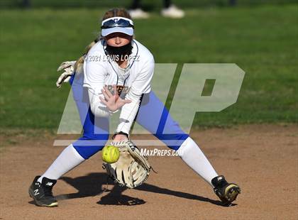 Thumbnail 3 in El Dorado @ Charter Oak photogallery.