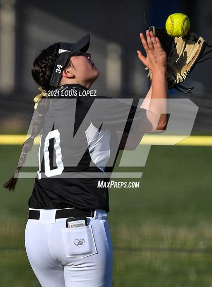 Thumbnail 3 in El Dorado @ Charter Oak photogallery.