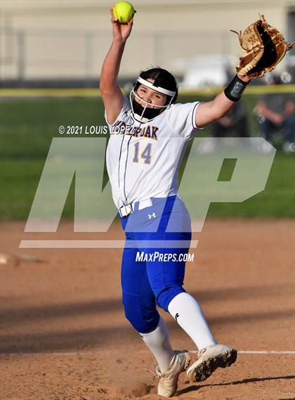 Thumbnail 1 in El Dorado @ Charter Oak photogallery.