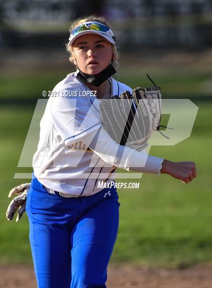 Thumbnail 2 in El Dorado @ Charter Oak photogallery.