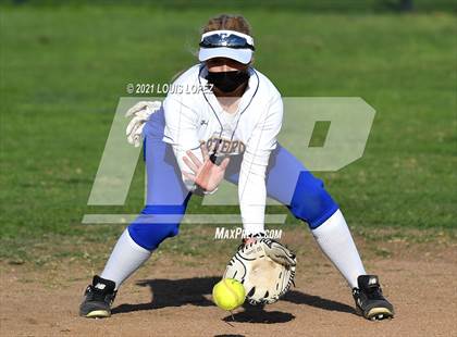 Thumbnail 2 in El Dorado @ Charter Oak photogallery.