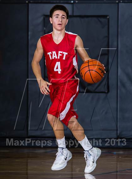 Thumbnail 3 in Dobie vs. Taft (McDonald's Texas Invitational) photogallery.