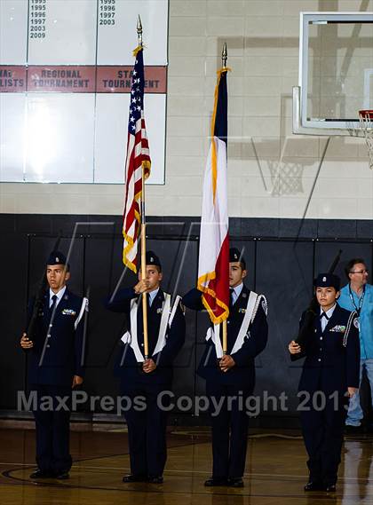 Thumbnail 3 in Dobie vs. Taft (McDonald's Texas Invitational) photogallery.