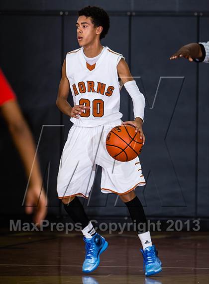 Thumbnail 1 in Dobie vs. Taft (McDonald's Texas Invitational) photogallery.