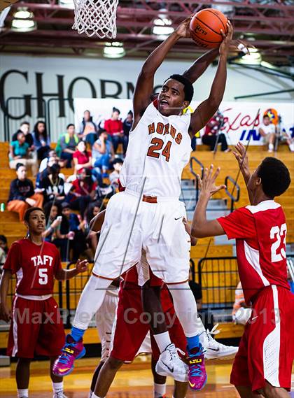 Thumbnail 1 in Dobie vs. Taft (McDonald's Texas Invitational) photogallery.