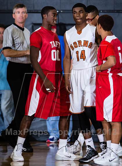 Thumbnail 1 in Dobie vs. Taft (McDonald's Texas Invitational) photogallery.