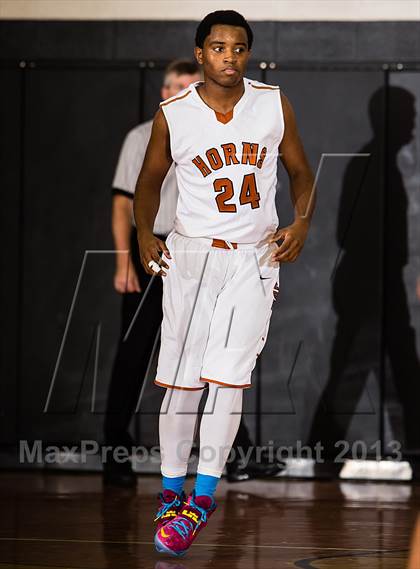 Thumbnail 3 in Dobie vs. Taft (McDonald's Texas Invitational) photogallery.