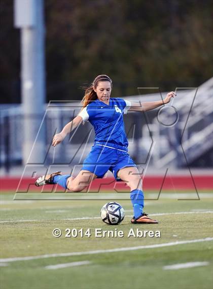 Thumbnail 3 in Sonoma Academy vs. St. Vincent de Paul (CIF NCS D3 Final) photogallery.