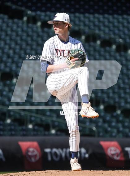 Thumbnail 1 in Monarch vs Legend (Coors Field) photogallery.
