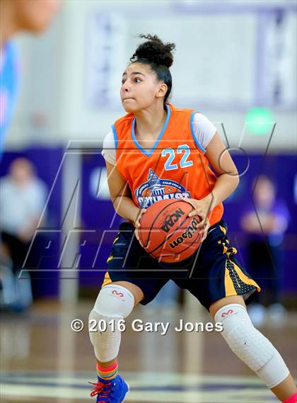 Thumbnail 3 in 2016 Sacramento Optimist All-Stars North vs South photogallery.